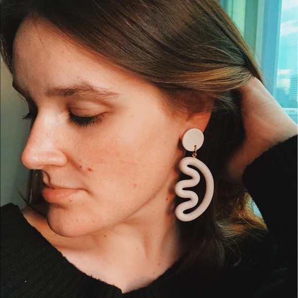 Meet your Posher, Emily - Picture 1 of 1